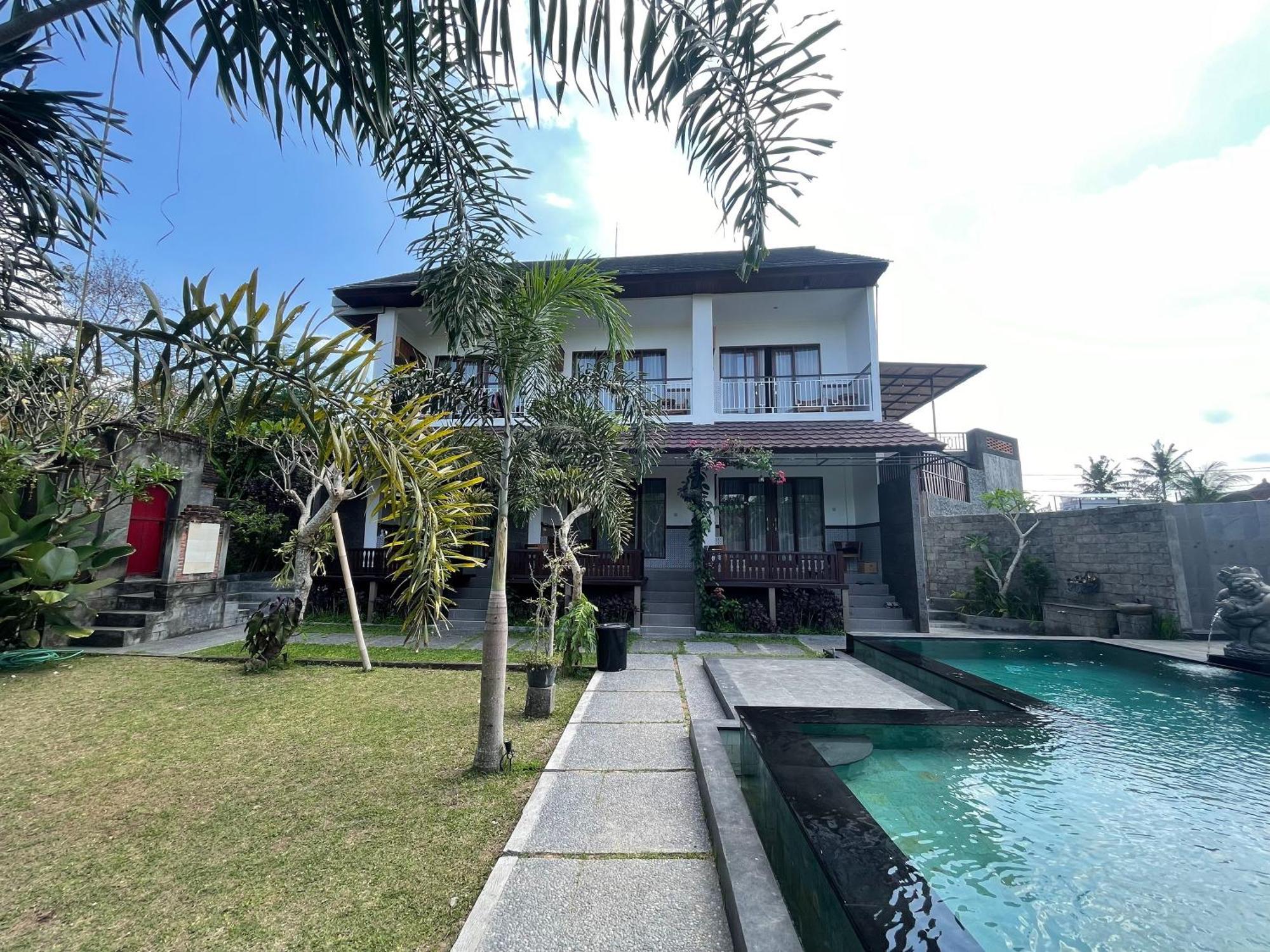 Nivaluma Hotel Ubud Exterior foto