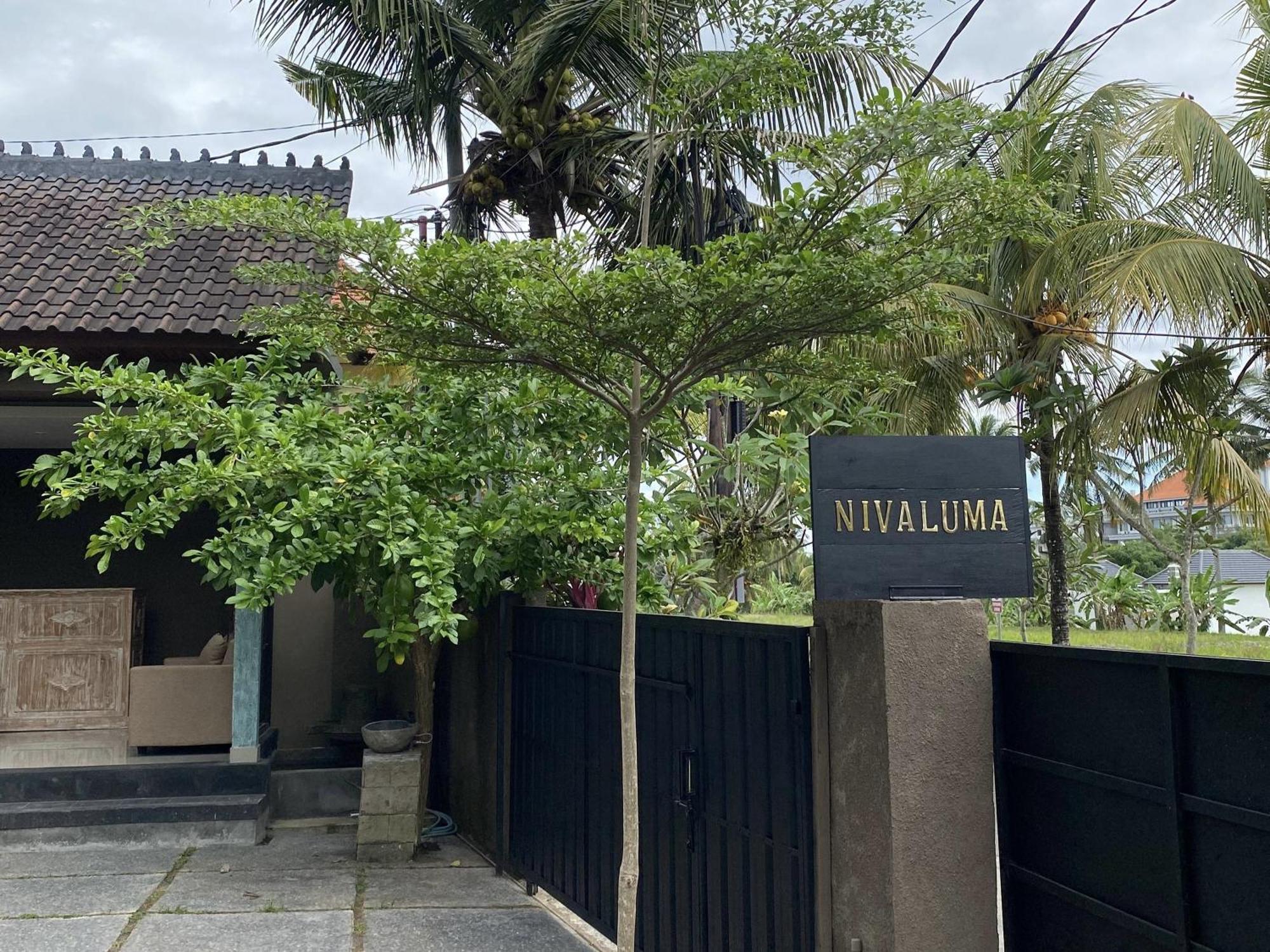 Nivaluma Hotel Ubud Exterior foto